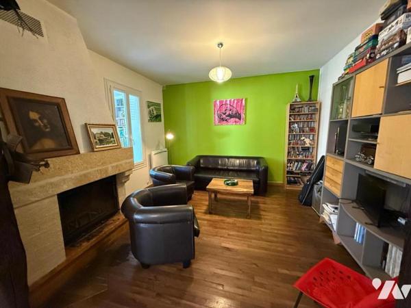 Vieux Saint-Pierre-des-Corps, à deux pas de la gare SNCF, maison 3 ch de 110m² avec garage et jardin