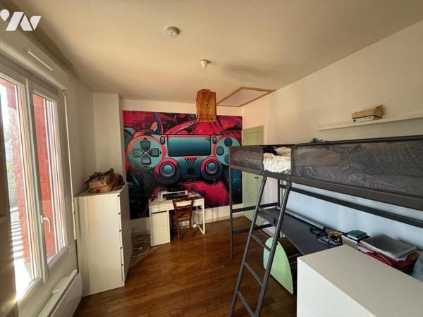 Vieux Saint-Pierre-des-Corps, à deux pas de la gare SNCF, maison 3 ch de 110m² avec garage et jardin