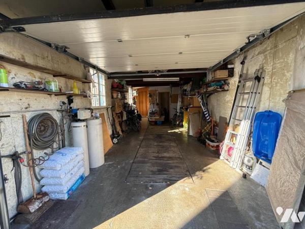 Vieux Saint-Pierre-des-Corps, à deux pas de la gare SNCF, maison 3 ch de 110m² avec garage et jardin