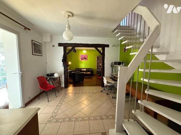 Vieux Saint-Pierre-des-Corps, à deux pas de la gare SNCF, maison 3 ch de 110m² avec garage et jardin