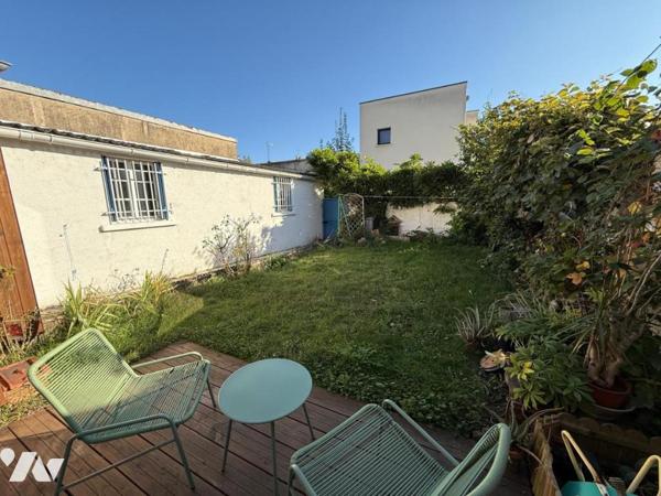 Vieux Saint-Pierre-des-Corps, à deux pas de la gare SNCF, maison 3 ch de 110m² avec garage et jardin
