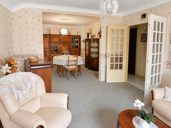 Immeuble 163.4 m²