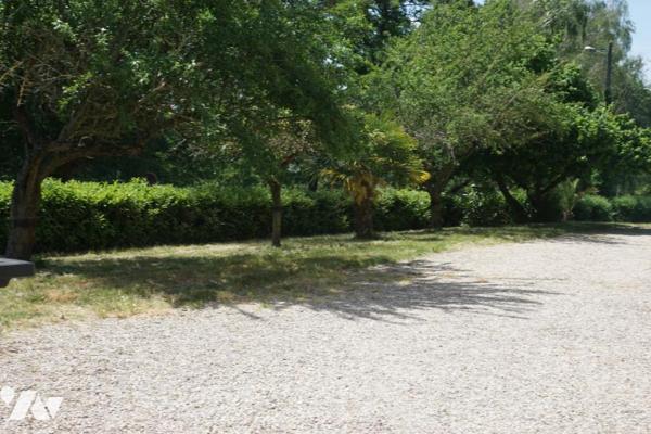 Maison d'habitation sur deux niveaux avec dépendances