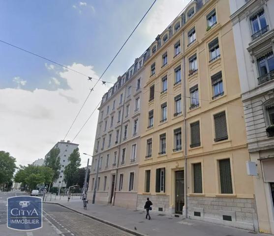 Appartement à louer 2 pièces 59.58m²