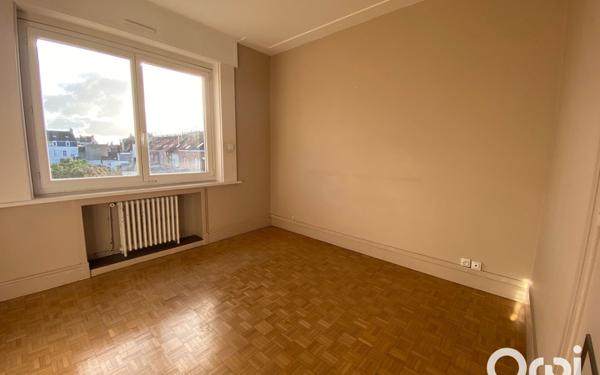 Appartement à louer    4 pièces • 119,57 m2 Calais