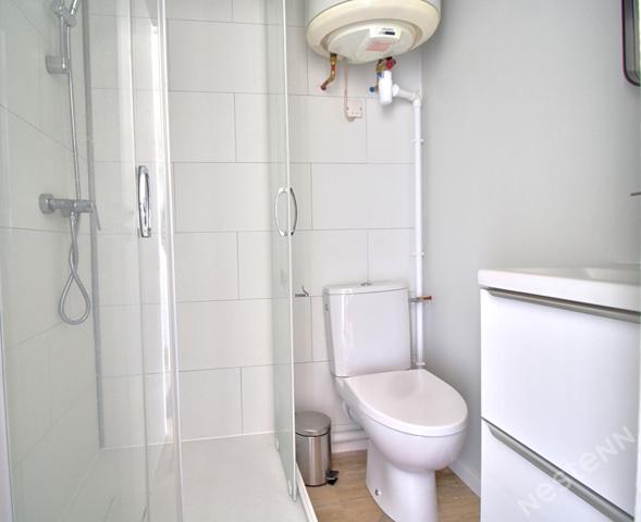 AGEN CENTRE - Appartement meublé lumineux et rénové avec balcon et place de parking au sein d'une résidence sécurisée