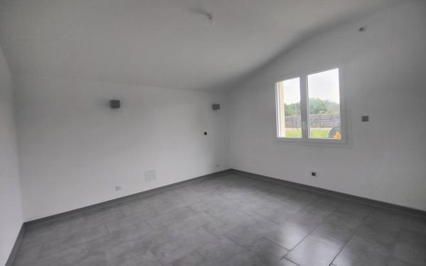 Maison à louer    5 pièces •  Carcen-Ponson