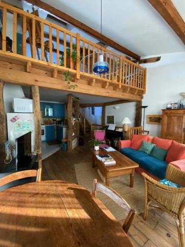 Maison centre ville ,à vendre 4 pièces REVEL (31)