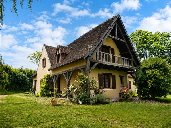 Maison
         11 pièces
        - 233 m² Exclusivité 265 000 € *