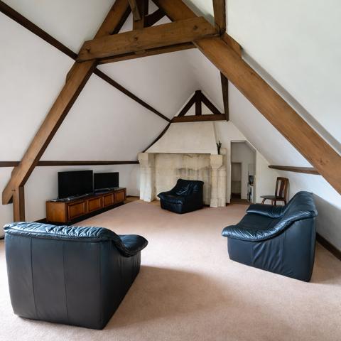 Maison
         11 pièces
        - 233 m² Exclusivité 265 000 € *