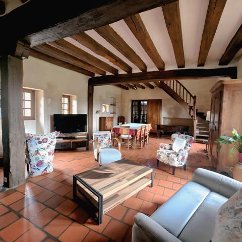 Maison
         11 pièces
        - 233 m² Exclusivité 265 000 € *