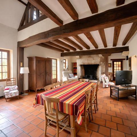 Maison
         11 pièces
        - 233 m² Exclusivité 265 000 € *
