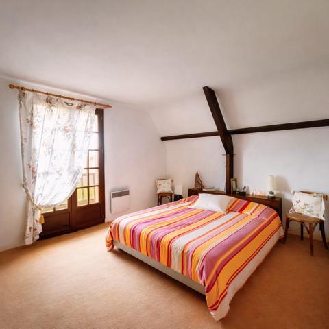 Maison
         11 pièces
        - 233 m² Exclusivité 265 000 € *