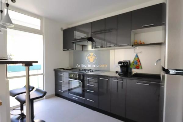 Vente                                                      Appartement
                        
                     4 pièces                      71 m2                     à Apt