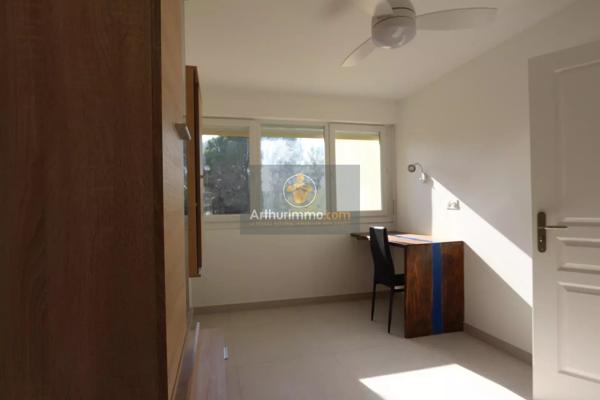 Vente                                                      Appartement
                        
                     4 pièces                      71 m2                     à Apt