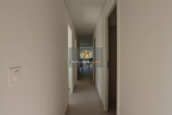 Vente                                                      Appartement
                        
                     4 pièces                      71 m2                     à Apt