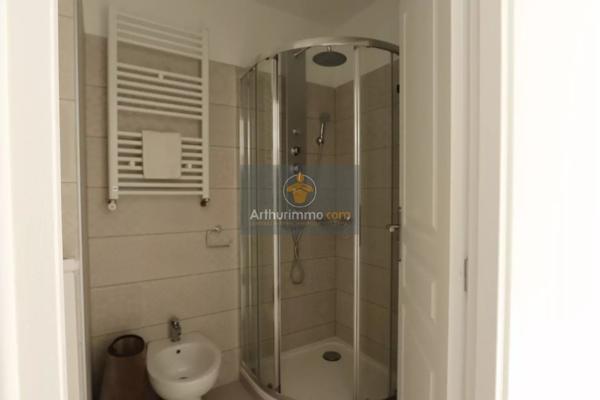 Vente                                                      Appartement
                        
                     4 pièces                      71 m2                     à Apt