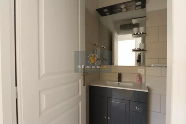 Vente                                                      Appartement
                        
                     4 pièces                      71 m2                     à Apt