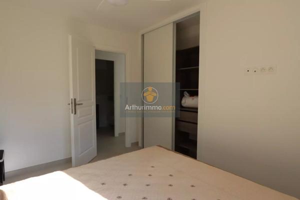Vente                                                      Appartement
                        
                     4 pièces                      71 m2                     à Apt
