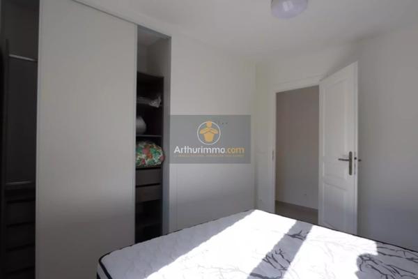 Vente                                                      Appartement
                        
                     4 pièces                      71 m2                     à Apt