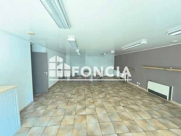 Location Local commercial 2 pièces 107 m² - 82 AVENUE DU PETIT BOIS Charleville Mezieres 08000