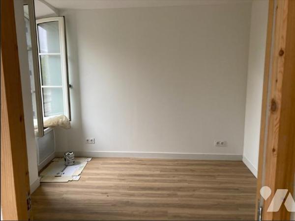 Maison de ville dans le centre de Joigny : 4 pièces - 3 chambres.