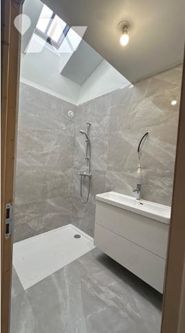 Maison de ville dans le centre de Joigny : 4 pièces - 3 chambres.