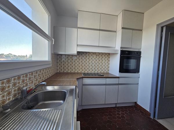 ROYAN / PONTAILLAC, Appartement T3 avec terrasse vue mer, ascenseur, parking et cave.