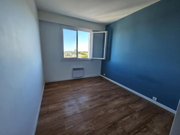 ROYAN / PONTAILLAC, Appartement T3 avec terrasse vue mer, ascenseur, parking et cave.