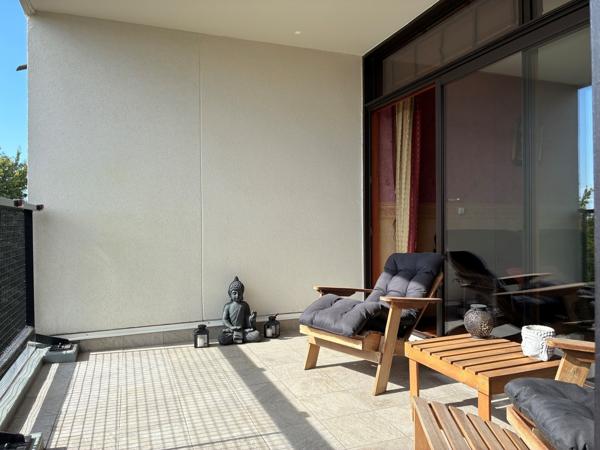 T4 99M2 TERRASSE CAVE ET PARKING CLOS CROIX