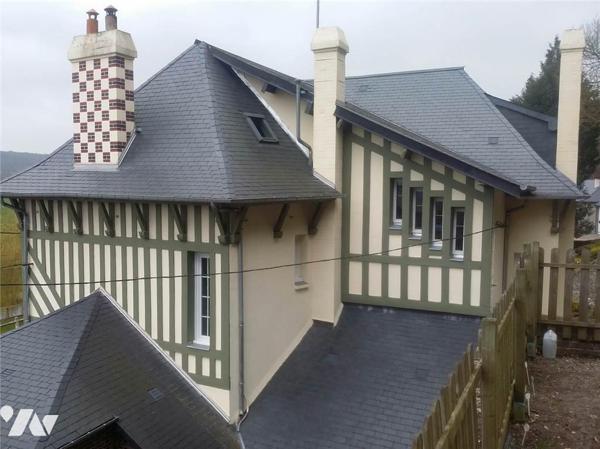 ENTRE ORBEC ET LISIEUX BELLE MAISON DE MAITRE BELLES PRESTATIONS