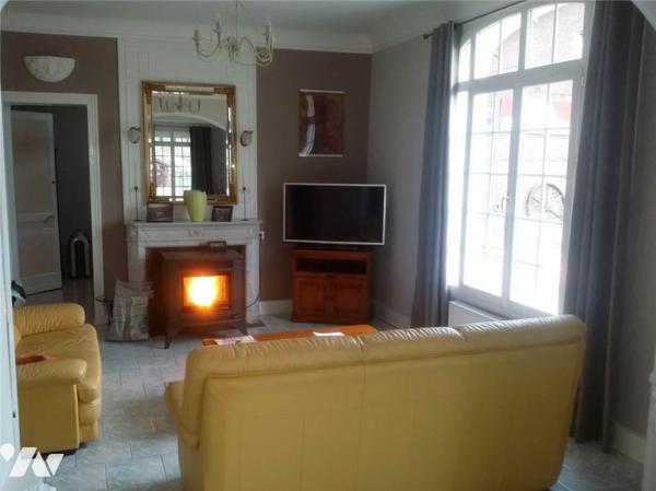 ENTRE ORBEC ET LISIEUX BELLE MAISON DE MAITRE BELLES PRESTATIONS