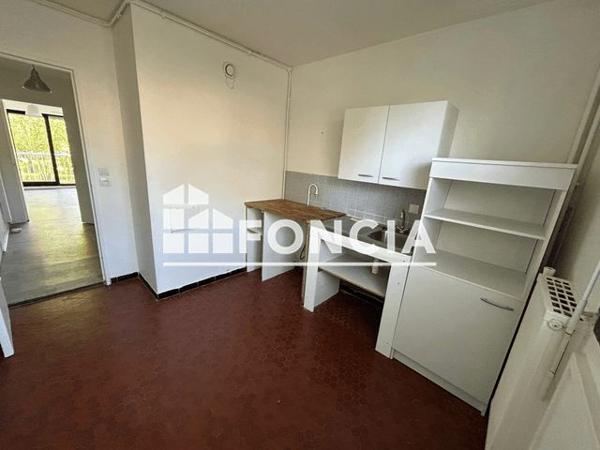 Location Studio 34.29 m² - 10 RUE DE L'ERMITAGE STE CATHERINE Lormont 33310