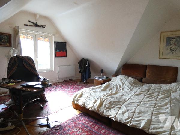 A vendre, dans la commune recherché de BENNECOURT, cette maison édifiée sur sous-sol total.