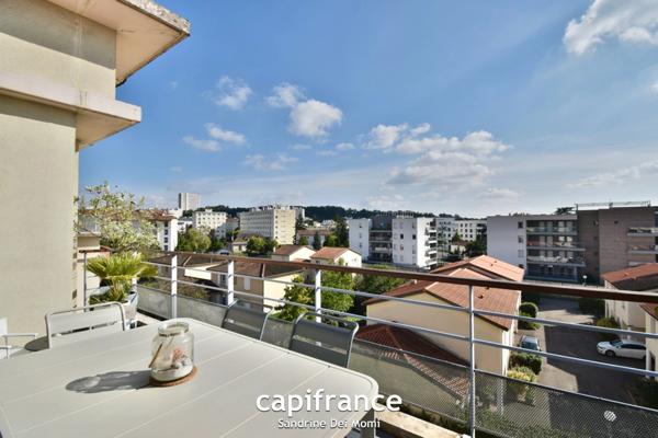 Tassin la demi lune - Appartement T4 de 101m² avec terrasse de 18m² avec garage de 43m² et place de stationnement