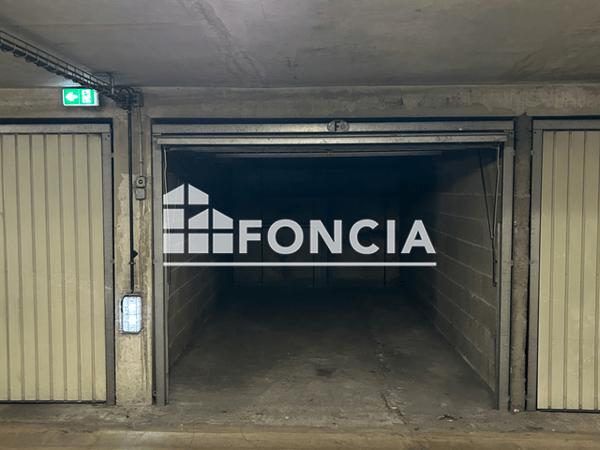 Location Parking - 48 RUE DES CARMES Orleans 45000