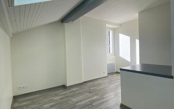 Maison à louer    3 pièces •  Moirans