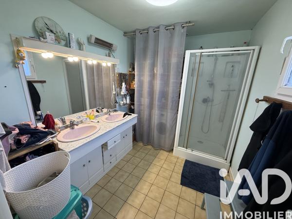 Maison à vendre 6 pièces 120 m² La Neuville-Roy