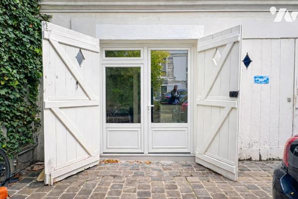 Paris 8e – Av. Gabriel – Studio atypique RDC sur cour pavée – 15,46 m² – Accès indépendant