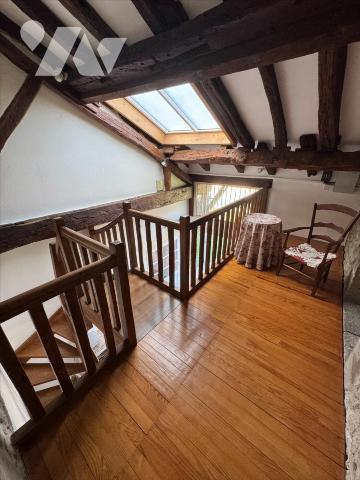 PROPRIETE AVEC VUE DEGAGEE ET PISCINE