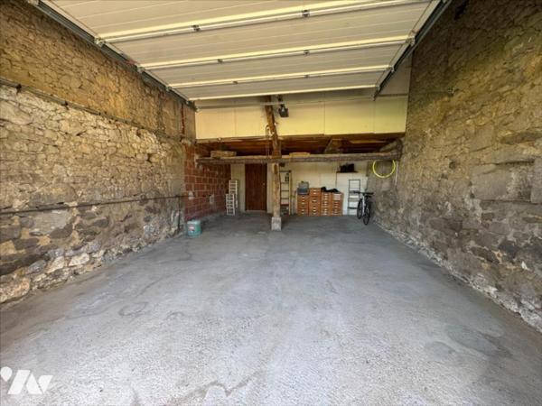 PROPRIETE AVEC VUE DEGAGEE ET PISCINE