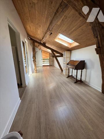 PROPRIETE AVEC VUE DEGAGEE ET PISCINE