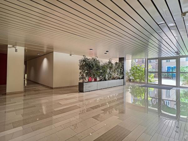 A vendre Appartement de type 4 à Marseille 13006 - secteur LODI - Terrasse - Jardin