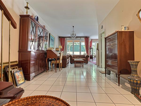 A vendre Appartement de type 4 à Marseille 13006 - secteur LODI - Terrasse - Jardin