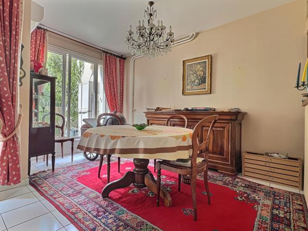 A vendre Appartement de type 4 à Marseille 13006 - secteur LODI - Terrasse - Jardin