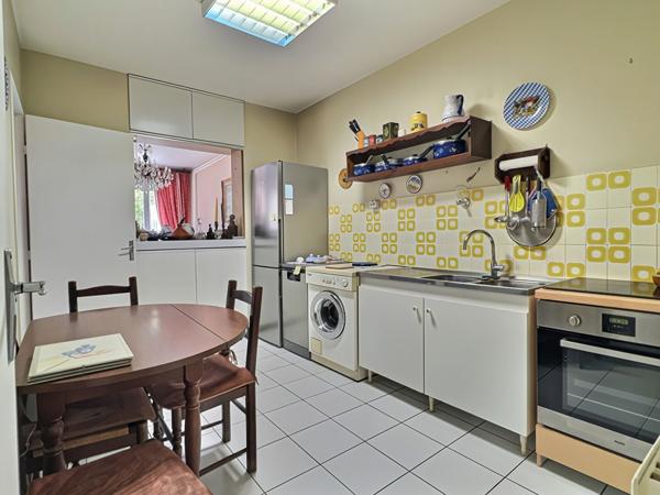 A vendre Appartement de type 4 à Marseille 13006 - secteur LODI - Terrasse - Jardin