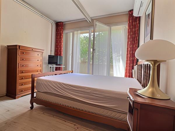 A vendre Appartement de type 4 à Marseille 13006 - secteur LODI - Terrasse - Jardin