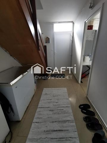 Grand T4 en duplex, vue imprenable sur Melun, sans vis-à-vis, box, cellier et cave.