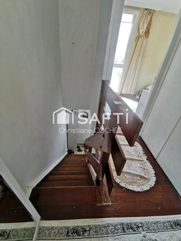 Grand T4 en duplex, vue imprenable sur Melun, sans vis-à-vis, box, cellier et cave.