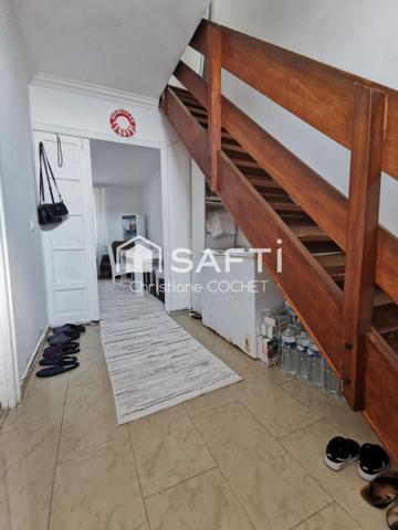 Grand T4 en duplex, vue imprenable sur Melun, sans vis-à-vis, box, cellier et cave.